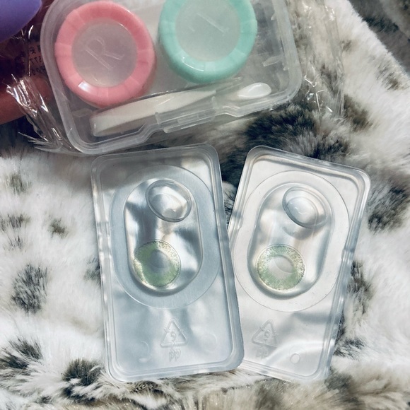 Lenses Genstone green NWT free case - Picture 6 of 11